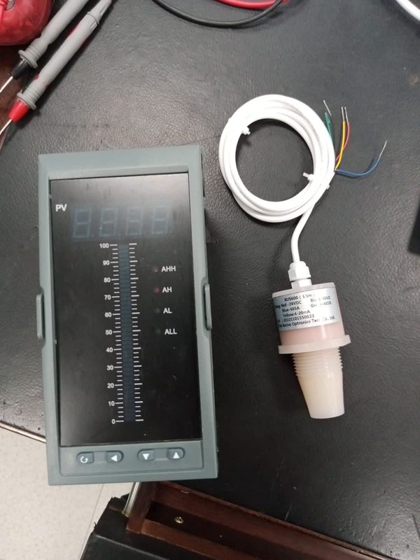 RS485 Output 5m Detection Range PVDF เครื่องวัดระดับน้ําด้วยเสียงฉีดสําหรับโรงงานแปรรูปอาหาร