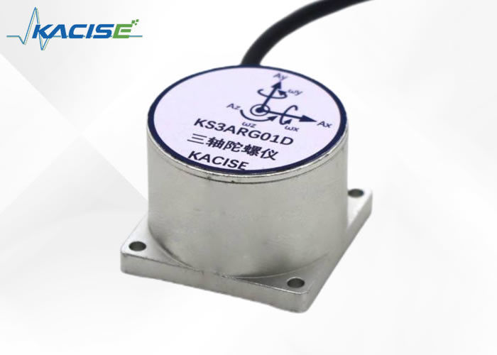 เครื่องตรวจจับจิโรสโกป MEMS ความเร่ง 10000g ที่ยอมรับ มีระยะ ± 300°/s และเวลาตอบสนอง 0.1ms สําหรับระบบนําทาง