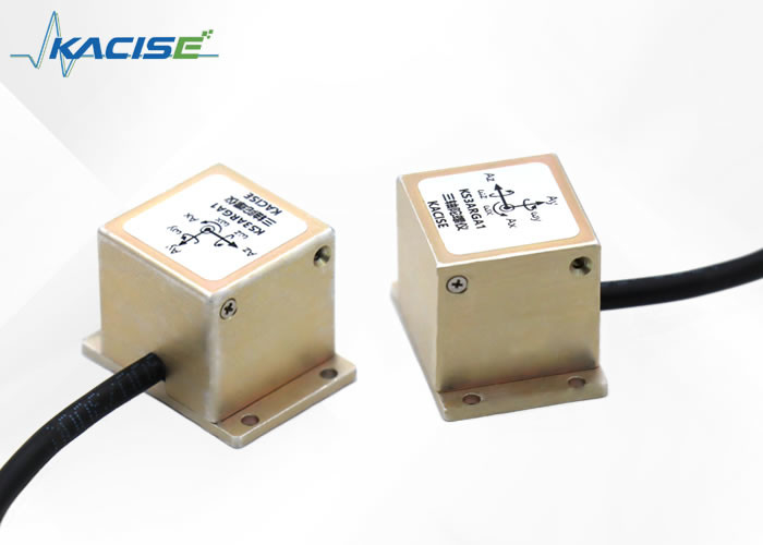 การทํางานสูง, ราคาถูก Mems จิโรสโกปกับกระแสไฟฟ้าเข้า mA 30 MA และความกว้างแบนด์ที่สามารถปรับแต่งได้ 80 Hz