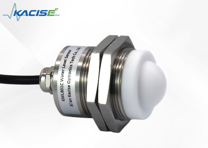 โรงงานเคมี RS232 Radar Level Sensor With IP68 Grade Of Water Resistance การออกแบบที่ทันสมัยของแอนเทนนาที่เรียบรวม