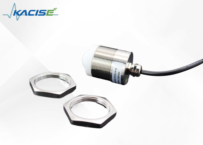 โรงงานเคมี RS232 Radar Level Sensor With IP68 Grade Of Water Resistance การออกแบบที่ทันสมัยของแอนเทนนาที่เรียบรวม
