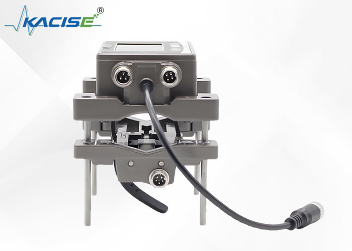 พลังงานและ I / O Connectors M12 เครื่องพับเครื่องบิน Ultrasonic Flow Meter พร้อมจอขนาดใหญ่