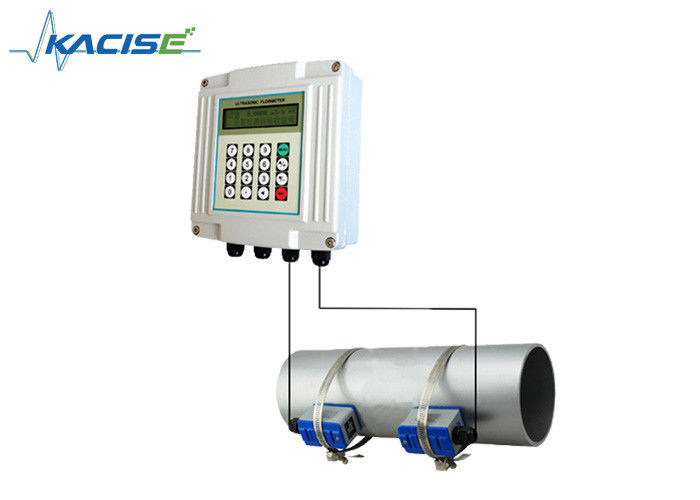 KUF2000 Series Clamp On Ultrasonic Flowmeter พร้อมการป้องกัน IP67, ช่วง DN32-DN6000 และความแม่นยำ 1%