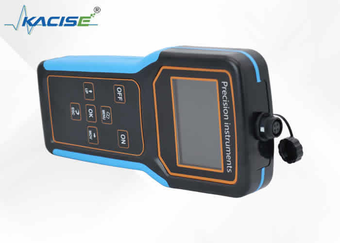 12V แบตเตอรี่ลิตยูมที่สามารถรีชาร์จได้ พกพามือถือ Flowmeter ด้วยการจัดอันดับ IP67 และ RS485 Output