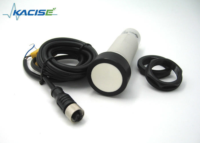 3m Range 4-20mA Output ขนาดกลางเล็ก เครื่องตรวจจับระดับความรุนแรง ultrasonic สําหรับอุตสาหกรรมอัตโนมัติ พร้อมการป้องกัน IP65