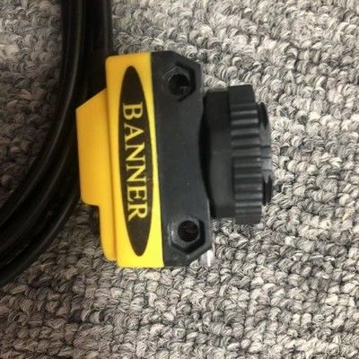แบนเนอร์ QS18VP6D เครื่องรับแสงไฟฟ้ากระจายด้วยความยาว 450 มิลลิเมตร IP67 NEMA 6 Output PNP