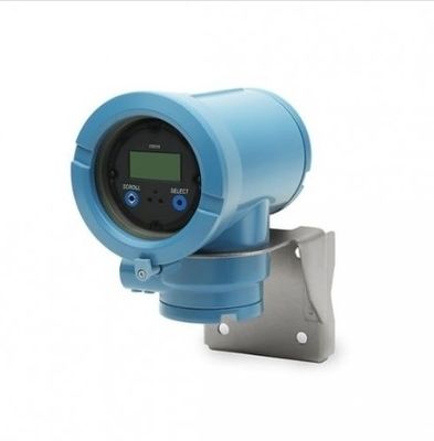 Rosemount Micro Motion 5700 เครื่องส่งที่ติดตั้งบนสนาม พร้อมจอแสดงภาพที่ส่องแสงเบื้องหลัง สามารถตั้งค่า I/O และโปรโตคอลสื่อสารหลายแบบ