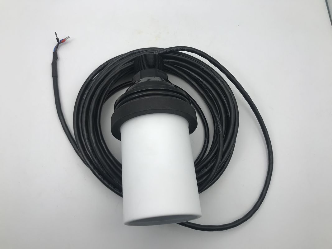 IP68 เครื่องตรวจจับเสียงฉลุกันน้ําด้วยวัสดุ PTFE และระยะ 0.5 - 12m สําหรับการวัดระดับ